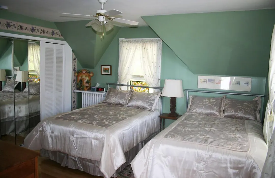 A Boat To Sea Bed & Breakfast-1